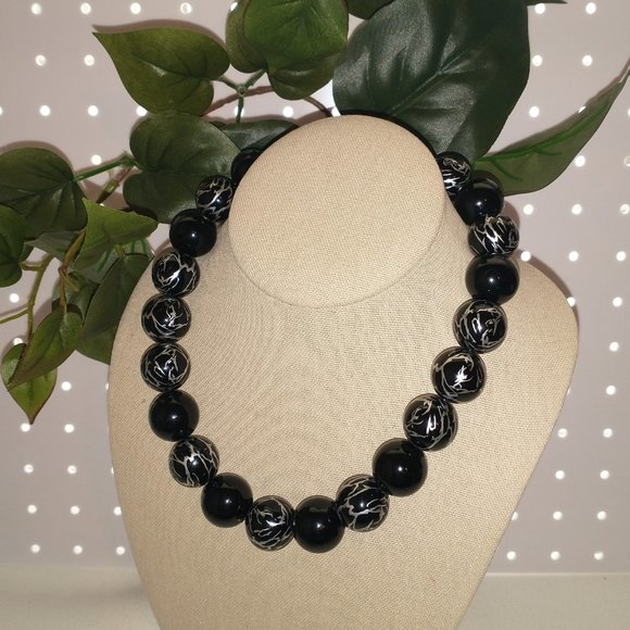 Necklace | Bracelet | Earring | Black and Silver | Chunky Beaded Necklace Set - Picture 12 of 13